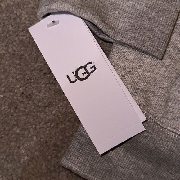 Ugg Fuzzy Logo Sweatshirt! - Picture 8 of 8